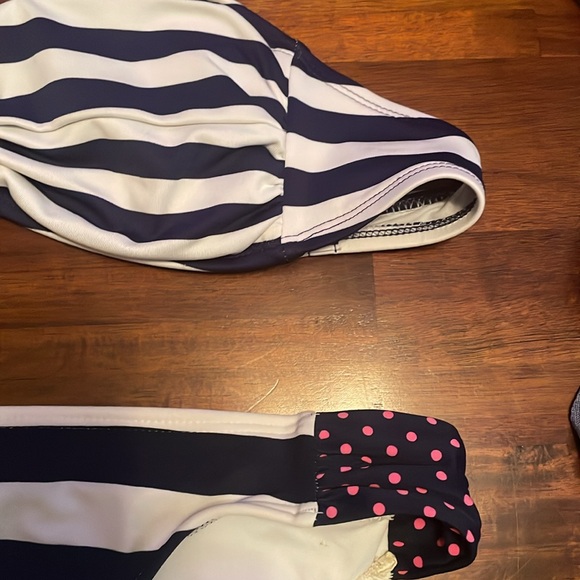 Bikini - Picture 2 of 5